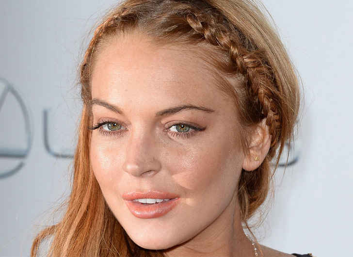Lindsay Lohan Stuns on the Beaches of Thailand
